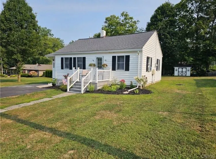 Cozy Cottage at Owasco - Image 1