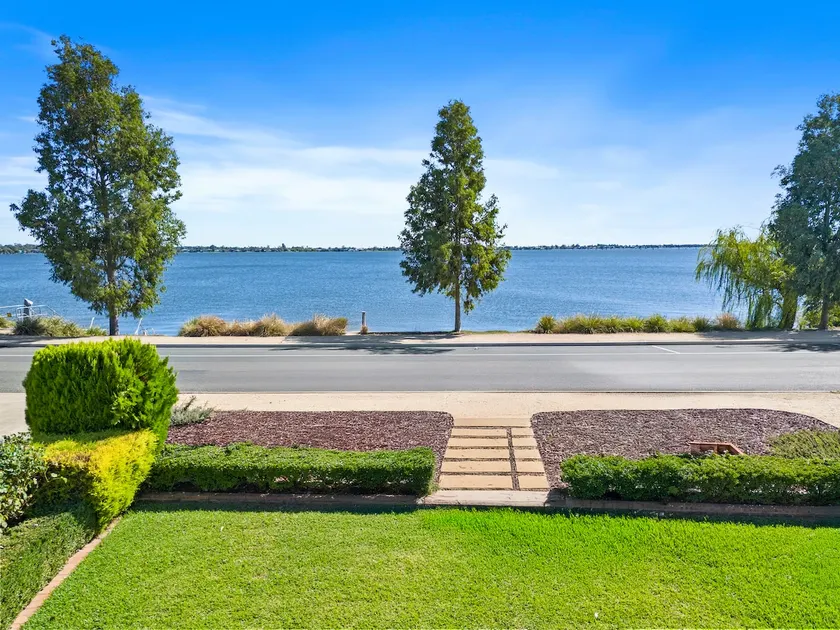 Waterfront Haven - Image 1