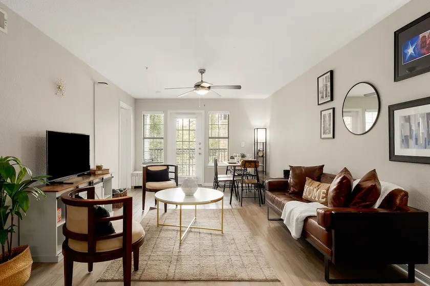 ATX Retreat | Close to UT, DT & Lady Bird Lake - Image 1