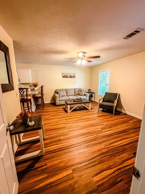 Comfy & Clean Starkville Retreat - Parking & Wi-fi - Image 1