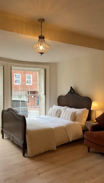 Romantic 1830 Georgian Apartment - Prime Location - Image 1