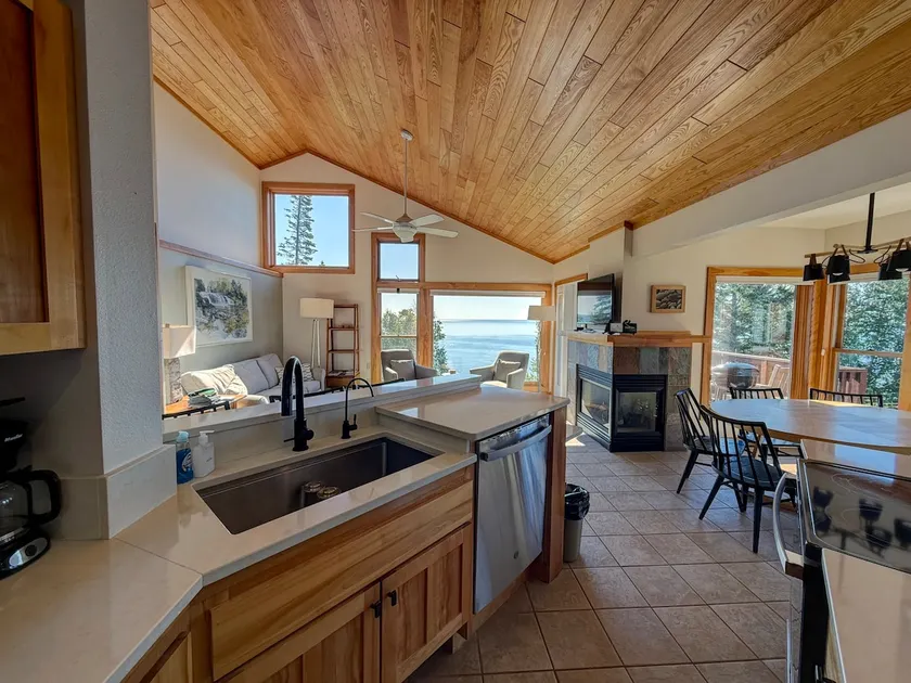Lakefront Upper 3 Bedroom Condo w/loft - Image 1