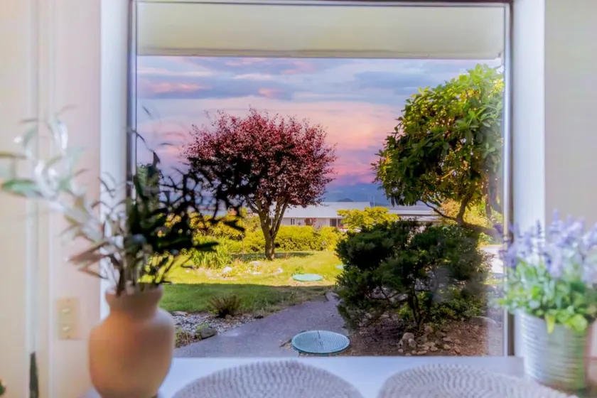 Cozy Garden 4BR1BA Lower Unit Ocean Mountain Views with doggies EV Charging - Image 1