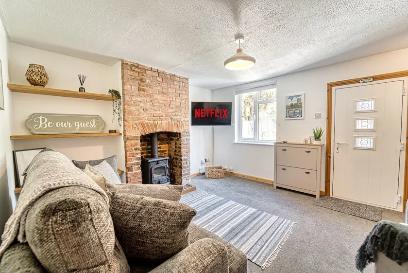 Guest Stays - London Road Cottage - Image 1