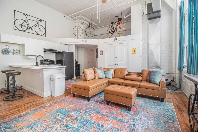 Historic Hudson Riverview Loft Bicycle Theme - Image 1