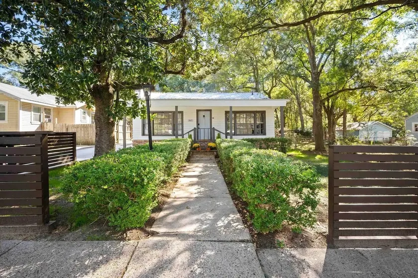 Classic Cottage with Modern Finishes - Image 1