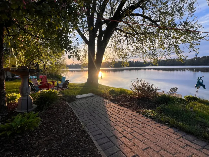 Blue Heron Oar’asis- 3BR Riverfront + Kayaks - Image 1