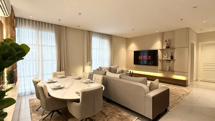 Luxury apartment in Al Malqa neighborhood / Al Majidiyah Village 9 - Image 1