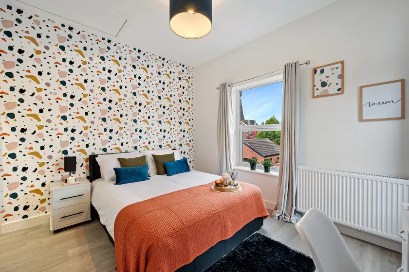 Modern family home, 2BR, Sofa bed, 3BA, sleeps 6 - Image 1