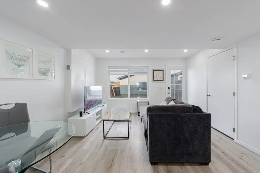 CozyHaven Home Calgary NW/Airport/ Highspeed - Image 1