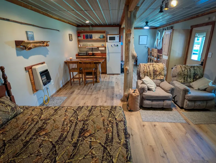 Dovie's Hideout - Image 1