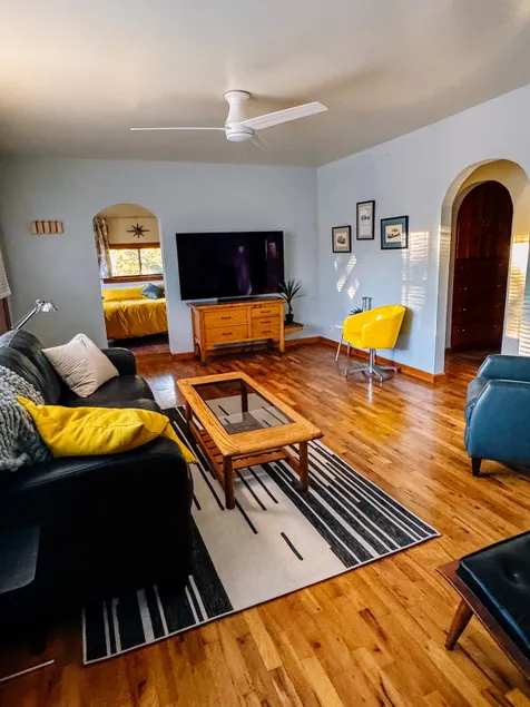 Studebaker Flats | cozy 3 BR with Mtn bikes. - Image 1