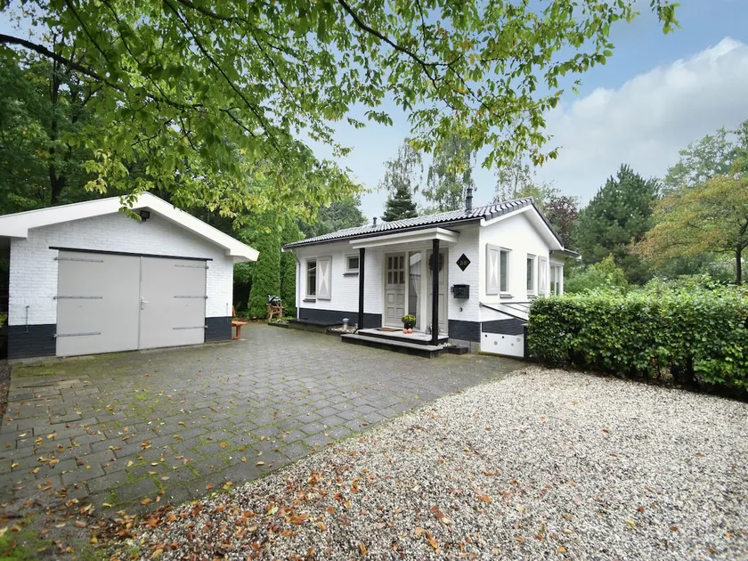 Encantadora casa de férias para 6 pessoas com jardim, situada na floresta de Rijssen-Holten - Image 1