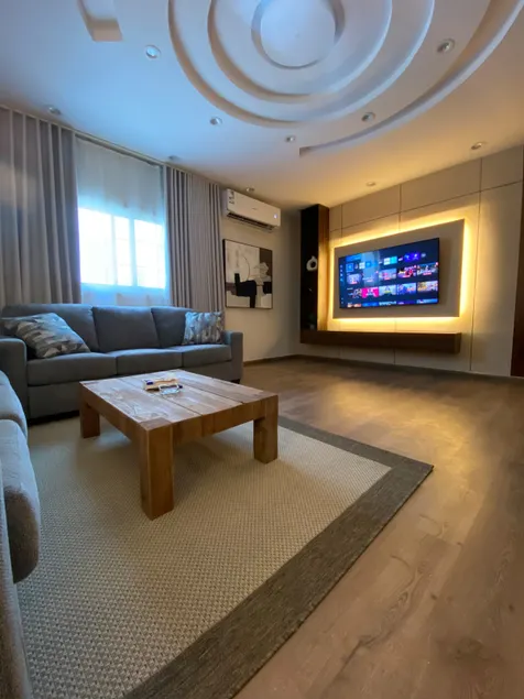 2-bedroom apartment for 6 people with a luxurious living room and kitchen - Image 1