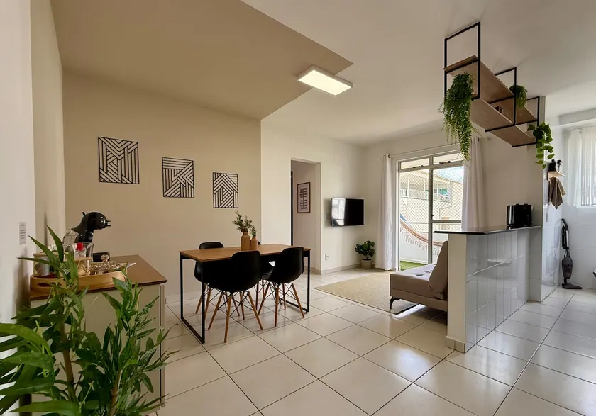 Central apartment with air conditioning and 3 smart TVs – 1 km from UFV - Image 1