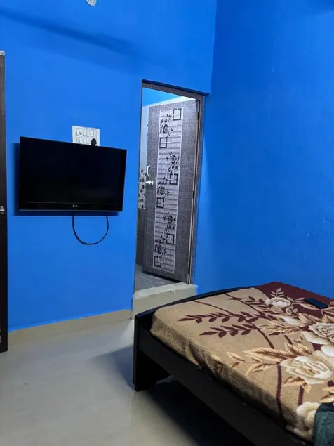 Budget-Friendly HOME Stay1BHK with AC & Essentials - Image 1
