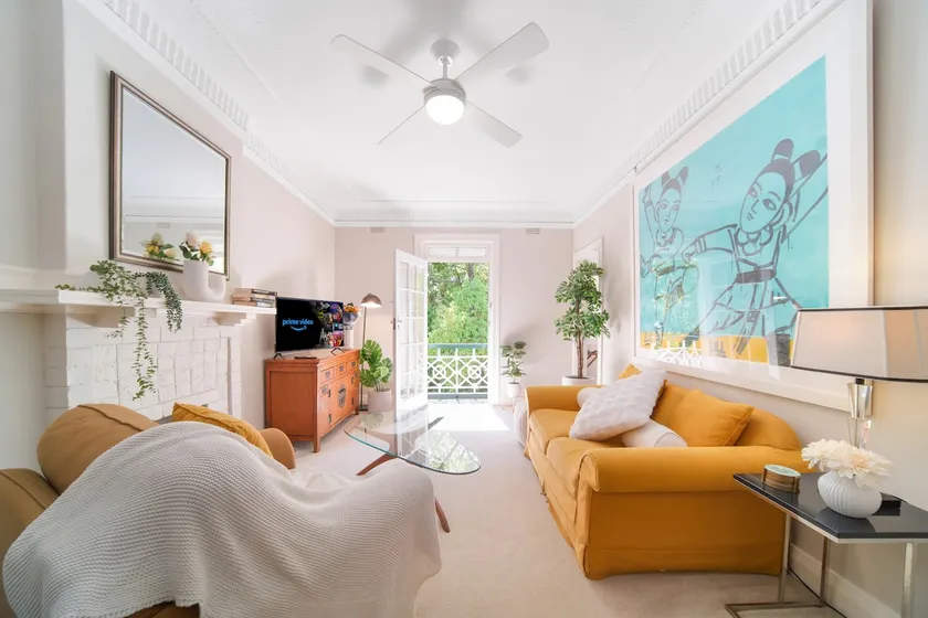 Double Bay Lodge - Old Money Luxury Living, Parking - Image 1