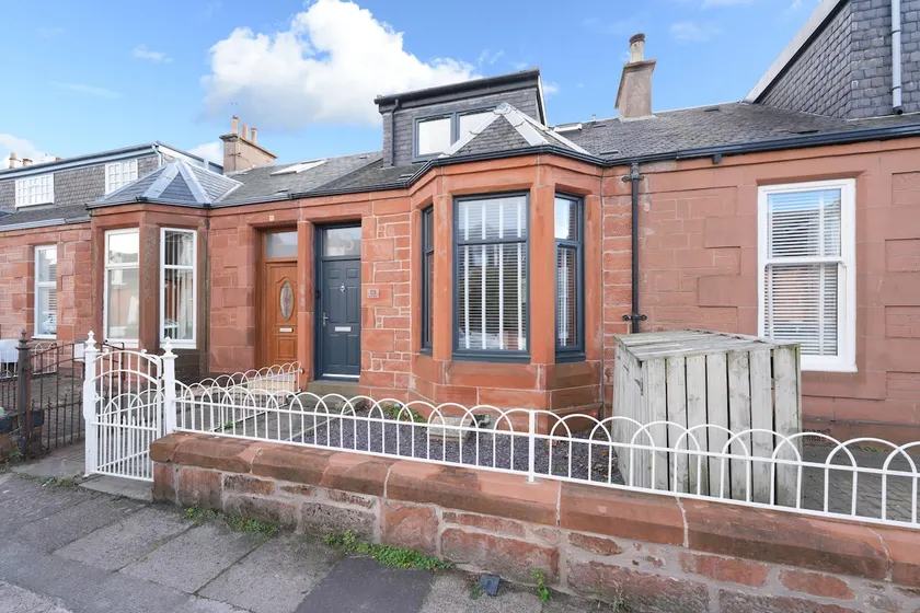 Seabreeze in Prestwick - Image 1