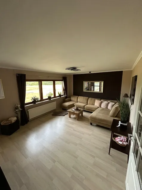 Attic apartment with upscale equipment - Image 1
