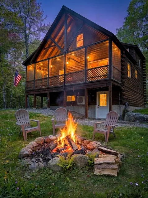 Mountain cabin charm with wood stove! - Image 1