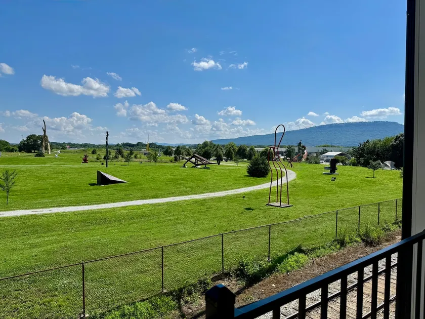 Sculpture + Mtn Views | Hot Tub | Lux DWTN Retreat - Image 1