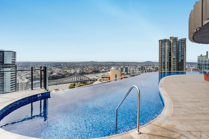 Skyline Living at Spire with Infinity Pool & Views - Image 1