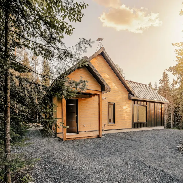 Scandinavian chalet in the forest | Le Petit Nord - Image 1