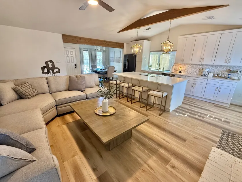 Bright & Cozy 3/2 Open Concept Getaway - Image 1