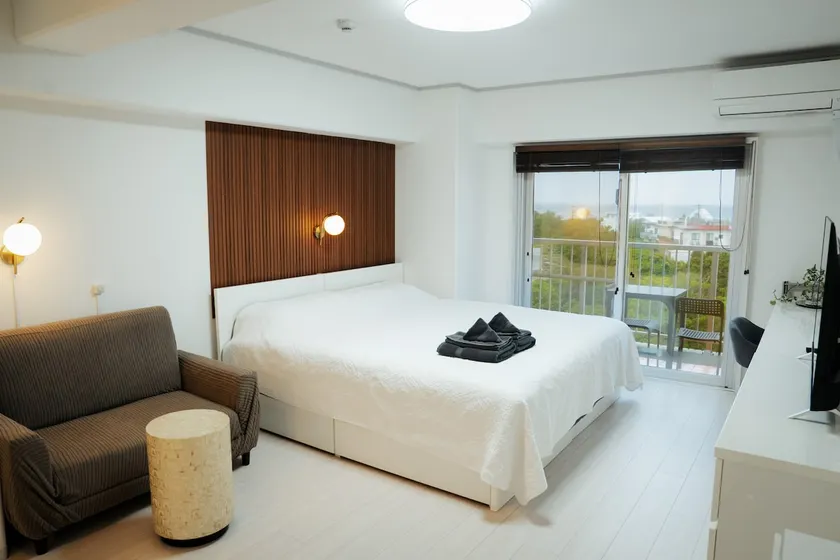 Ocean View! King-size bed! 2 min walk to the Beach - Image 1