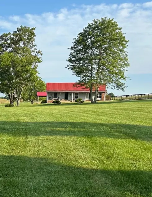 Hidden Lake Farm House Leesburg - Image 1