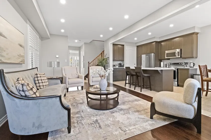 Bright 5BR Family Escape | Cozy Main Floor Suite - Image 1