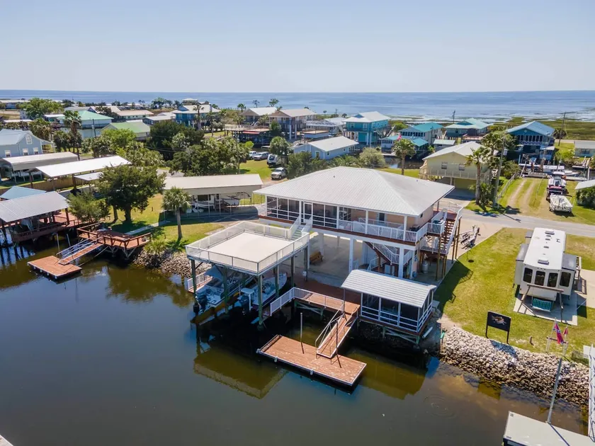 The Flamingo House - Image 1