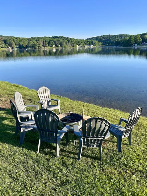 Lakehouse near Colgate with Hot Tub - Image 1