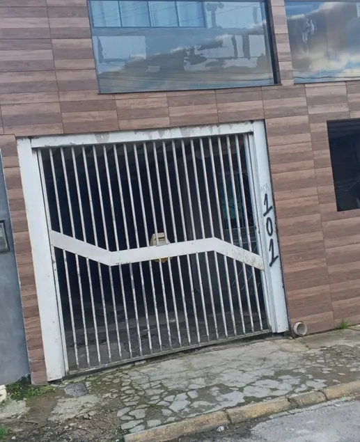 House from Mi - Image 1