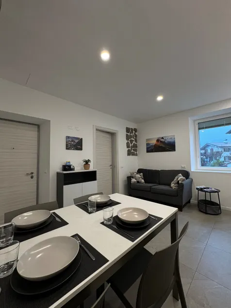 Residence in the Park - Image 1