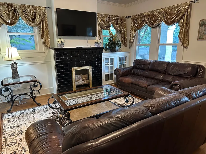 The Cleveland Cottage - Image 1