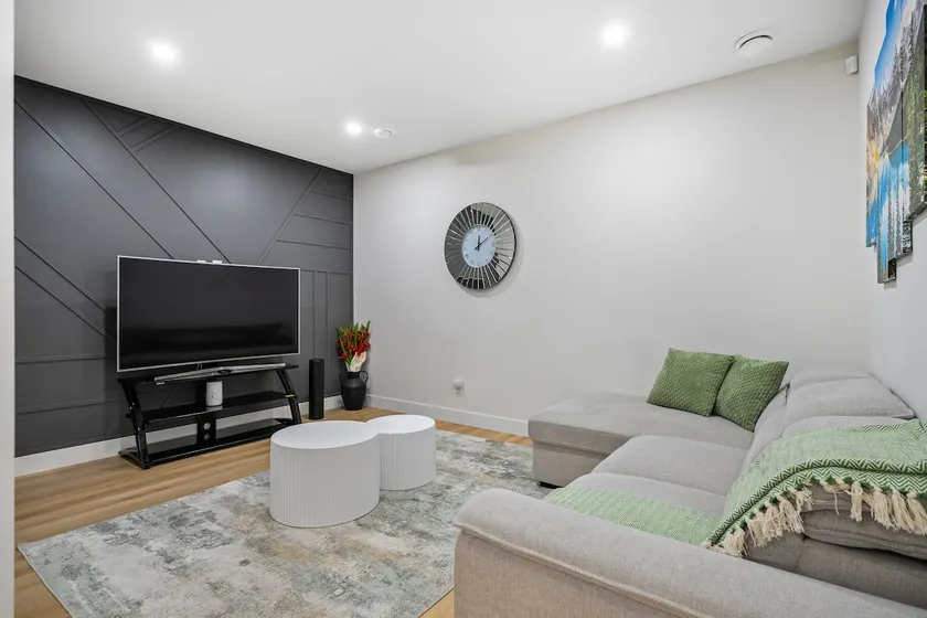 Private Sherwood Suite by Park - Image 1