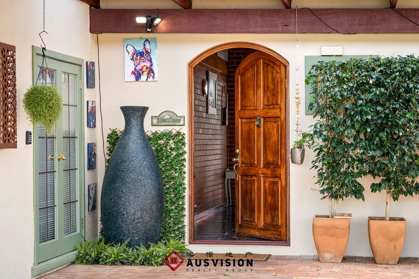 Historic Australian Home-Westfield Shop-Curtin Uni - Image 1