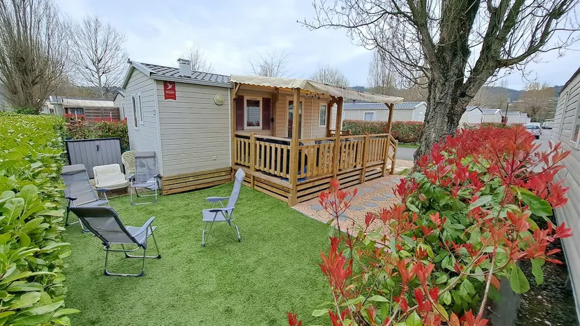 Mobile home on the banks of the Rhône - Image 1