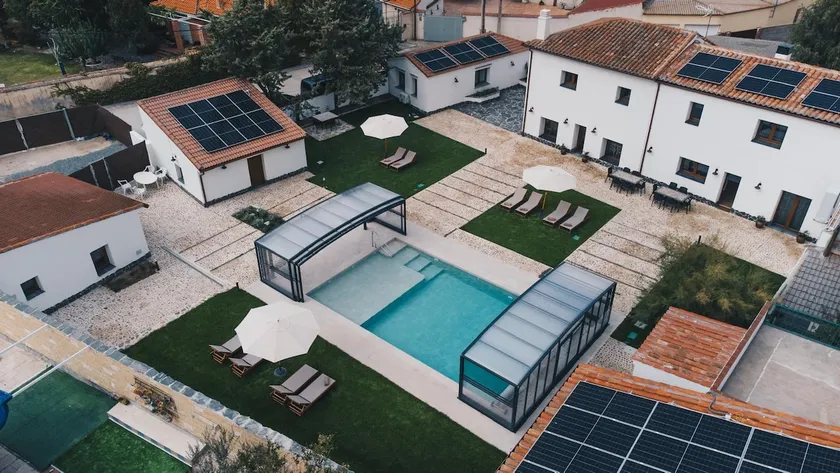 LA CASA DEL CAMINERO Piscina climatizada - Image 1