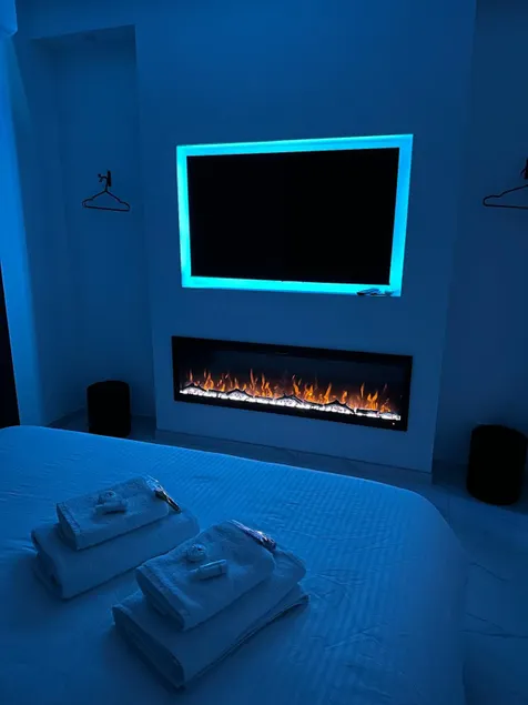 Suite White Diamond - Image 1