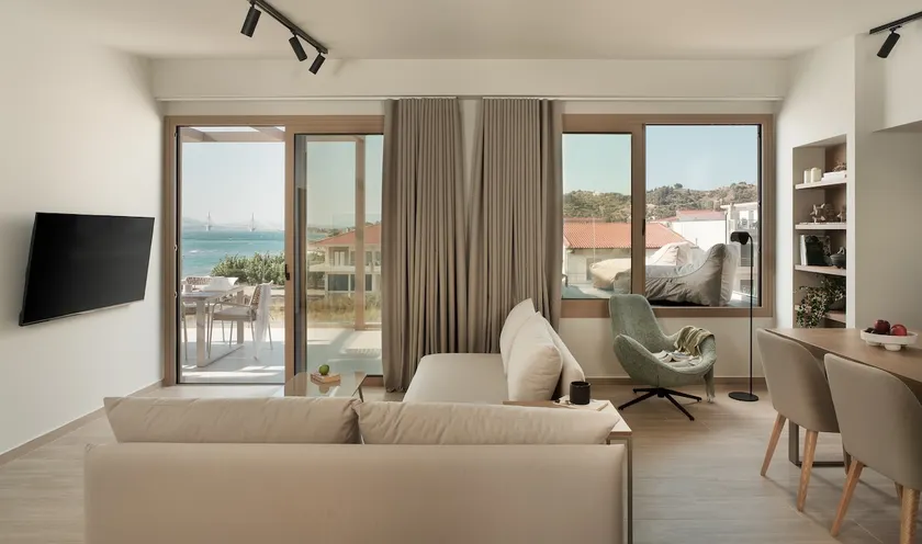 Superior Suite with private jacuzzi (Sea View). - Image 1