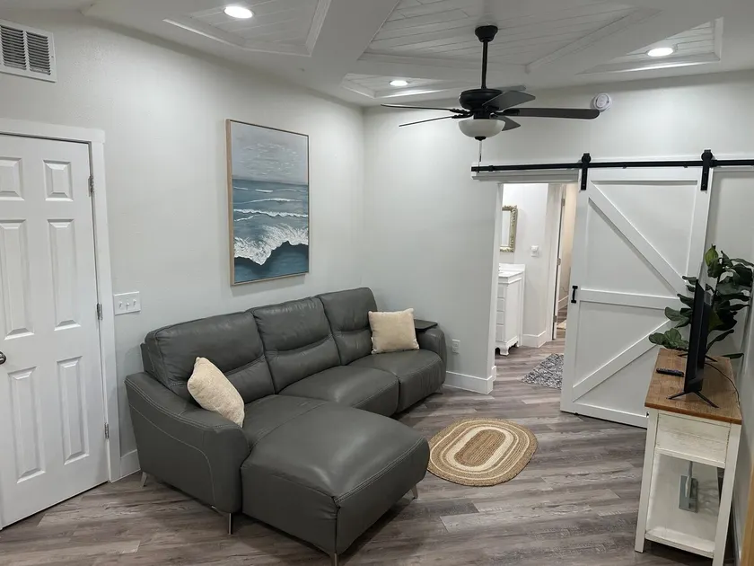 Private Guest Suite + Minutes From Beaches - Image 1