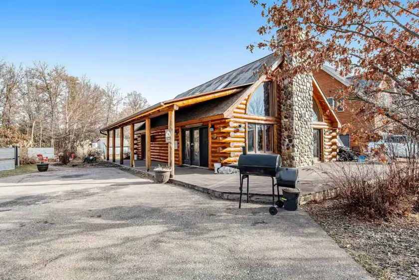 The Lodge - Image 1