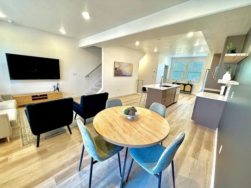 Capitol Hill Luxury Retreat - Purple Mattress - Image 1