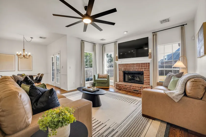 Ridge Retreat! King Beds By Outlet Mall & Aquarium - Image 1