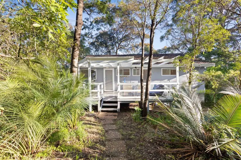 Waterfront Access, Short Walk to Nth Broulee Beach - Image 1
