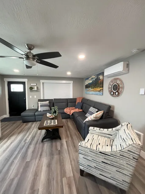 Salmon River house w/hot tub sleeps 12 - Image 1