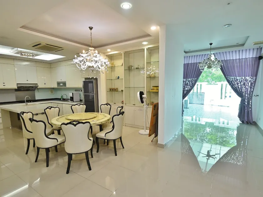 Large Group KTV Stay, Near Setia Alam, Klang - Image 1