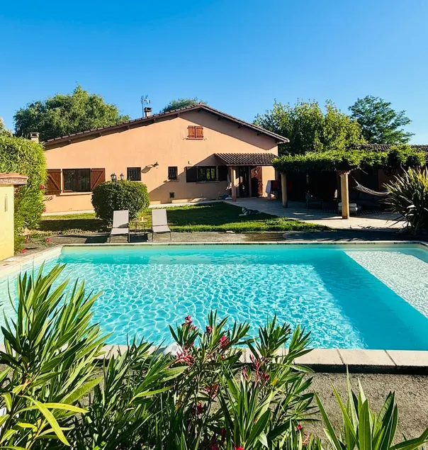 La Parenthèse • Charming house with pool - Image 1